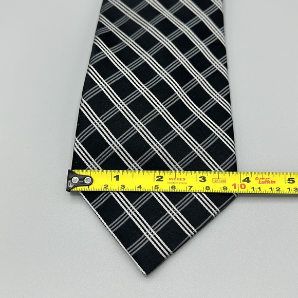 Bugatti 100% Silk Tie - Picture 5 of 5